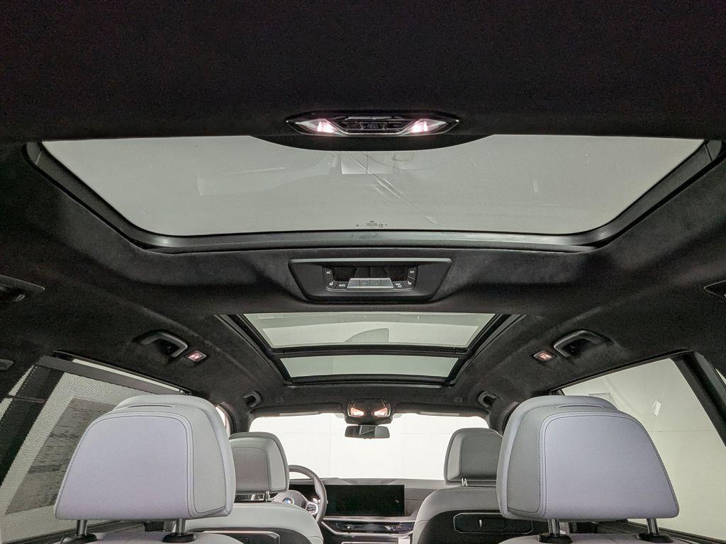 new 2027 BMW X7 car, priced at $108,200