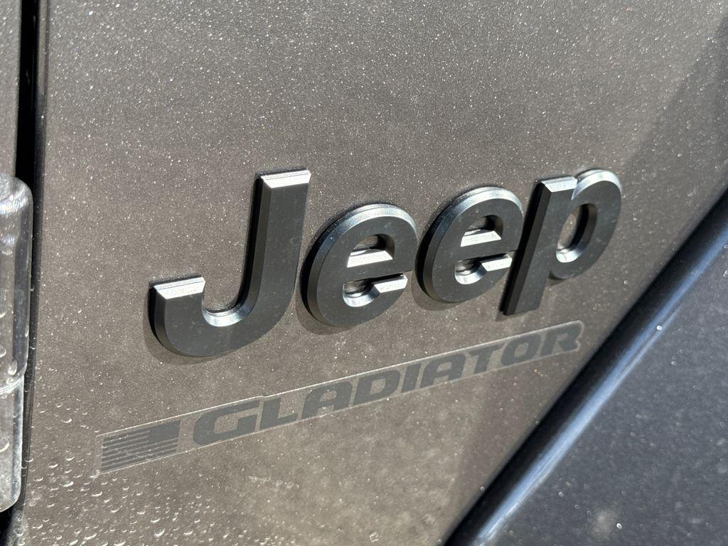 new 2026 Jeep Gladiator car, priced at $45,947
