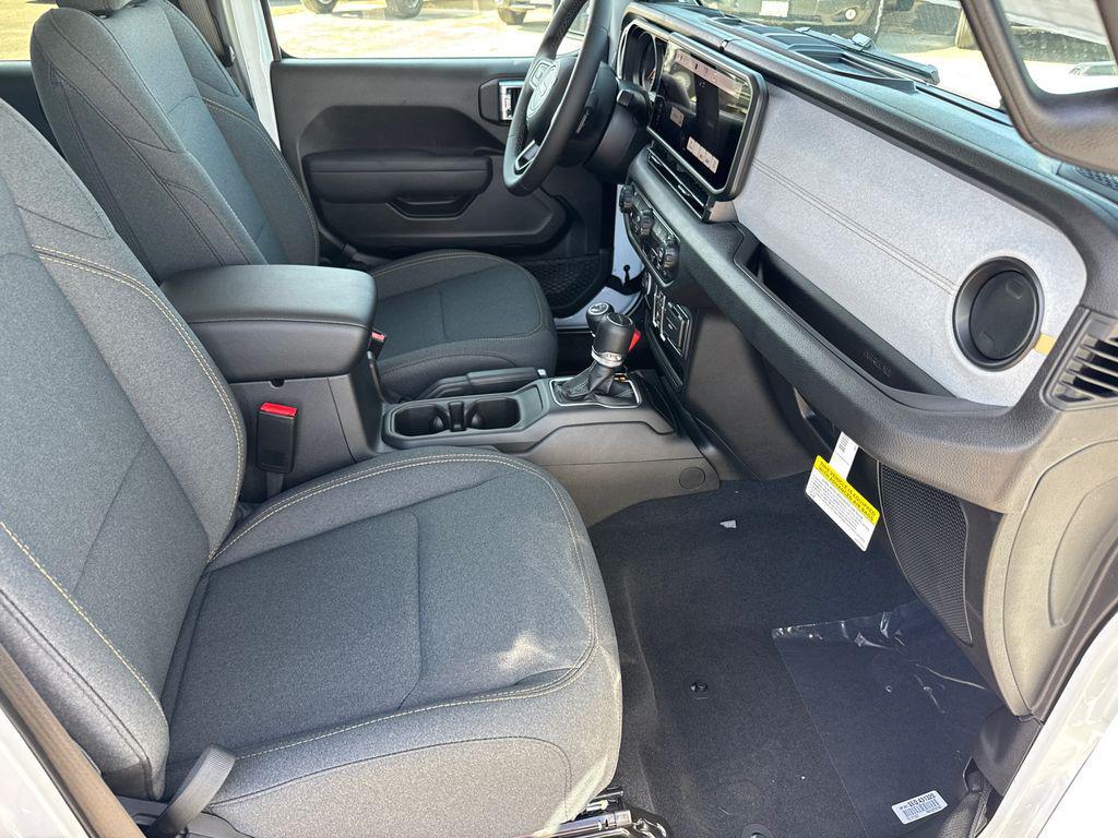 new 2026 Jeep Gladiator car, priced at $43,947