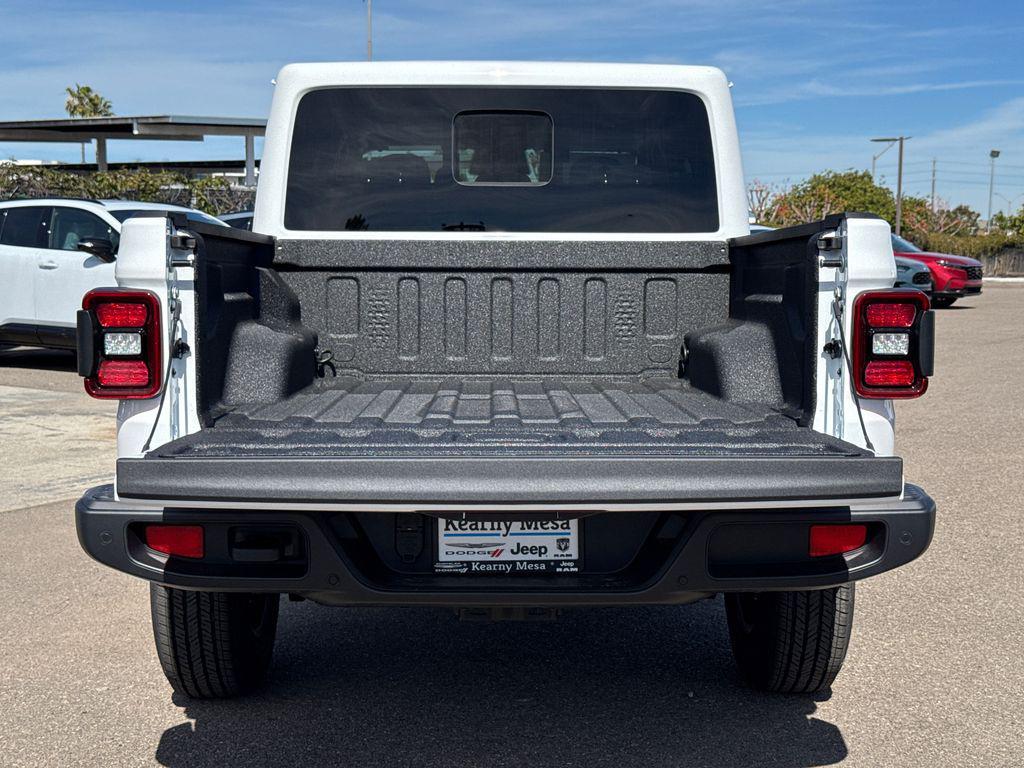 new 2026 Jeep Gladiator car, priced at $43,947
