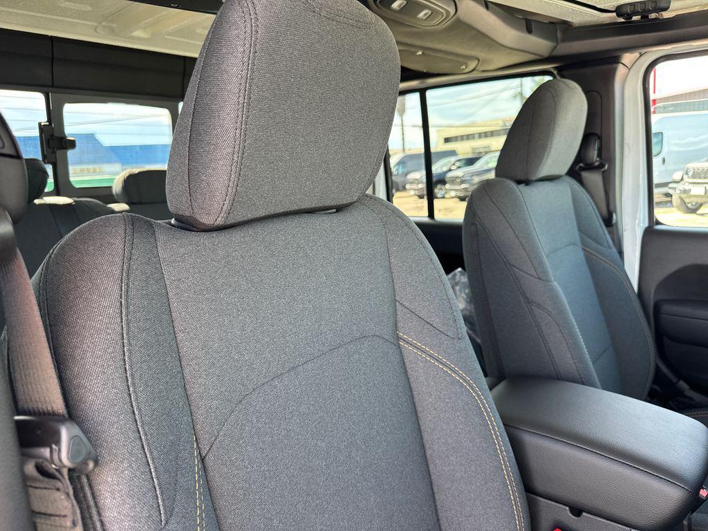 new 2026 Jeep Gladiator car, priced at $43,947