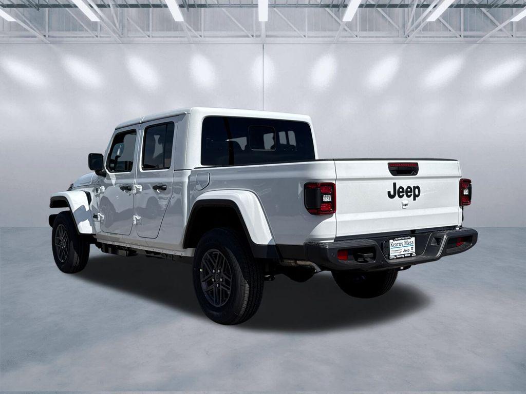 new 2026 Jeep Gladiator car, priced at $43,947