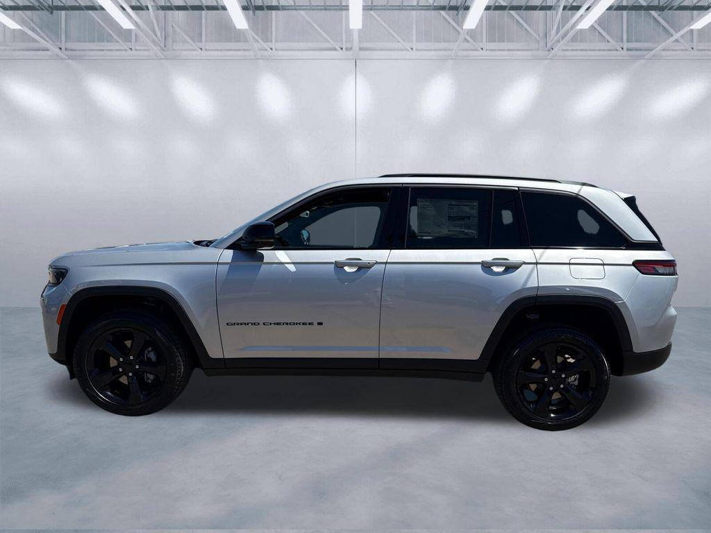 new 2026 Jeep Grand Cherokee car, priced at $45,926