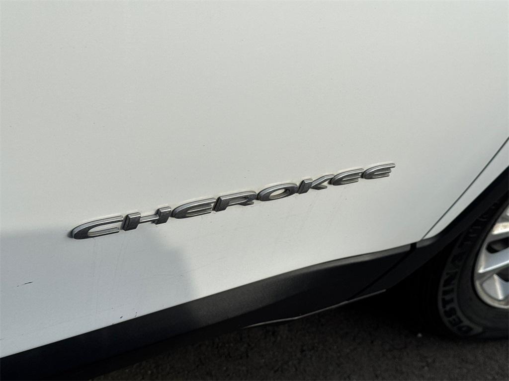 used 2019 Jeep Cherokee car, priced at $13,777
