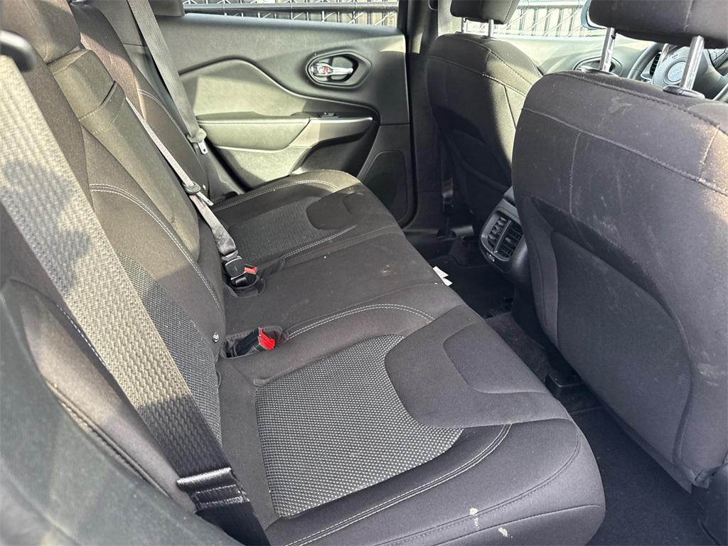 used 2019 Jeep Cherokee car, priced at $13,777