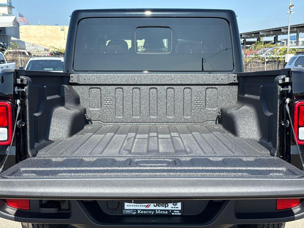 new 2026 Jeep Gladiator car, priced at $42,947