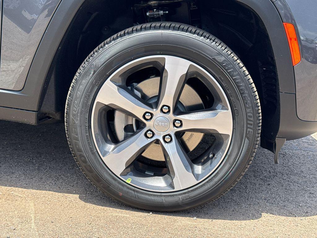 new 2026 Jeep Grand Cherokee L car, priced at $42,926