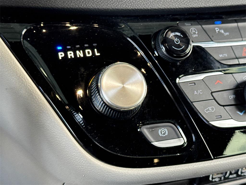 used 2023 Chrysler Pacifica car, priced at $23,777