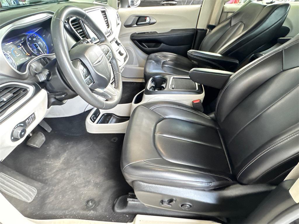 used 2023 Chrysler Pacifica car, priced at $23,777