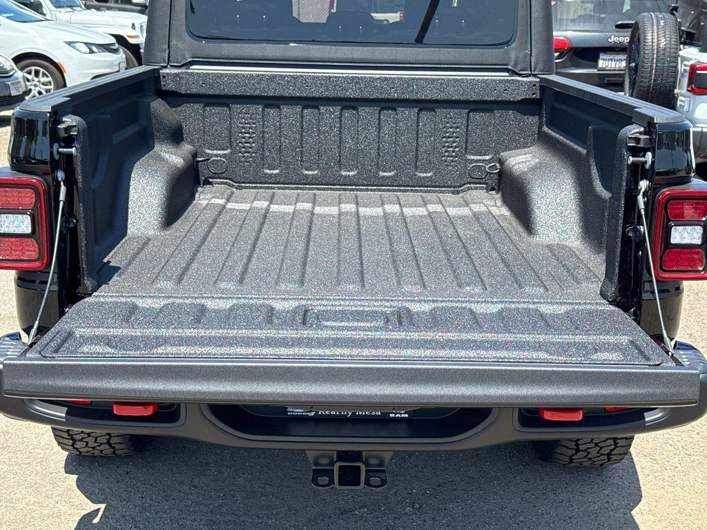 new 2026 Jeep Gladiator car, priced at $54,426