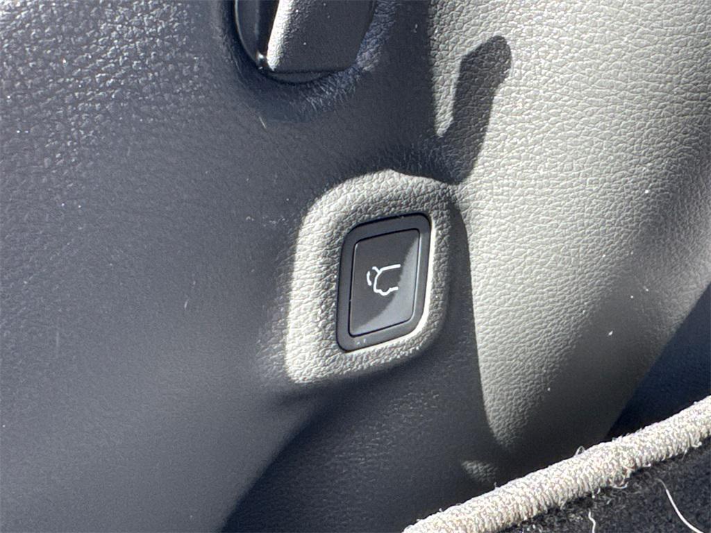 used 2022 Jeep Compass car, priced at $23,444