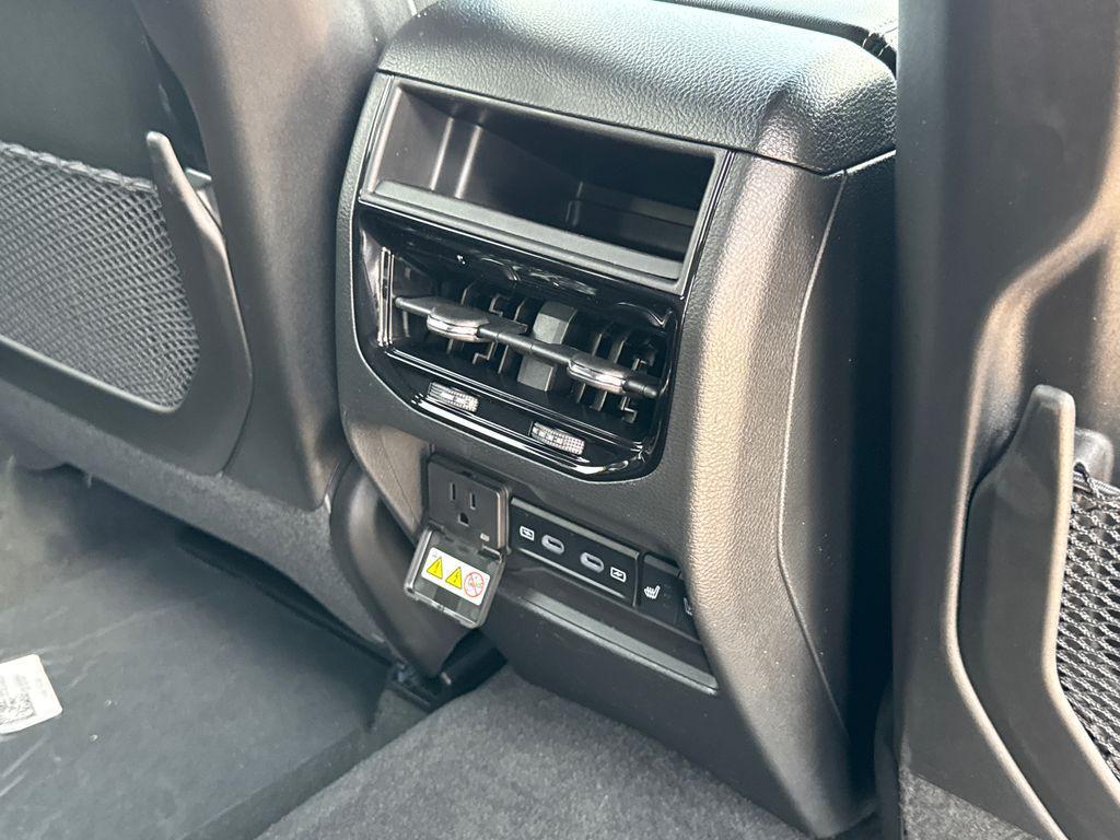 new 2026 Jeep Grand Cherokee car, priced at $40,426