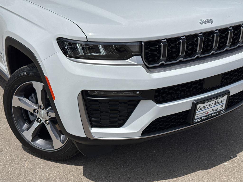 new 2026 Jeep Grand Cherokee car, priced at $40,426