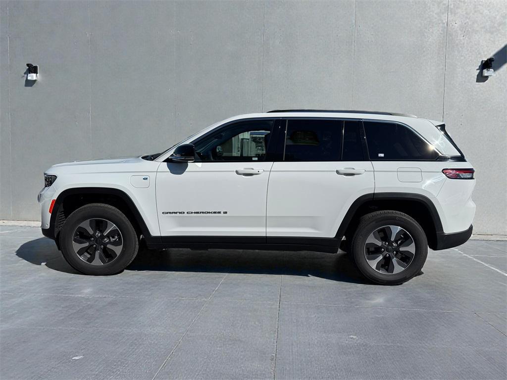 used 2022 Jeep Grand Cherokee 4xe car, priced at $27,888