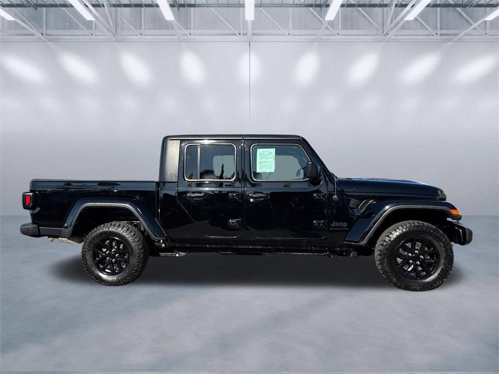 used 2022 Jeep Gladiator car, priced at $28,222