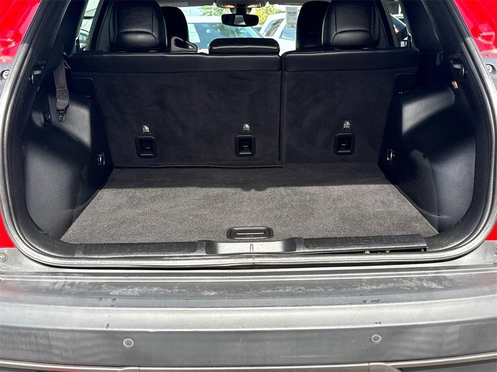 used 2019 Jeep Cherokee car, priced at $17,868