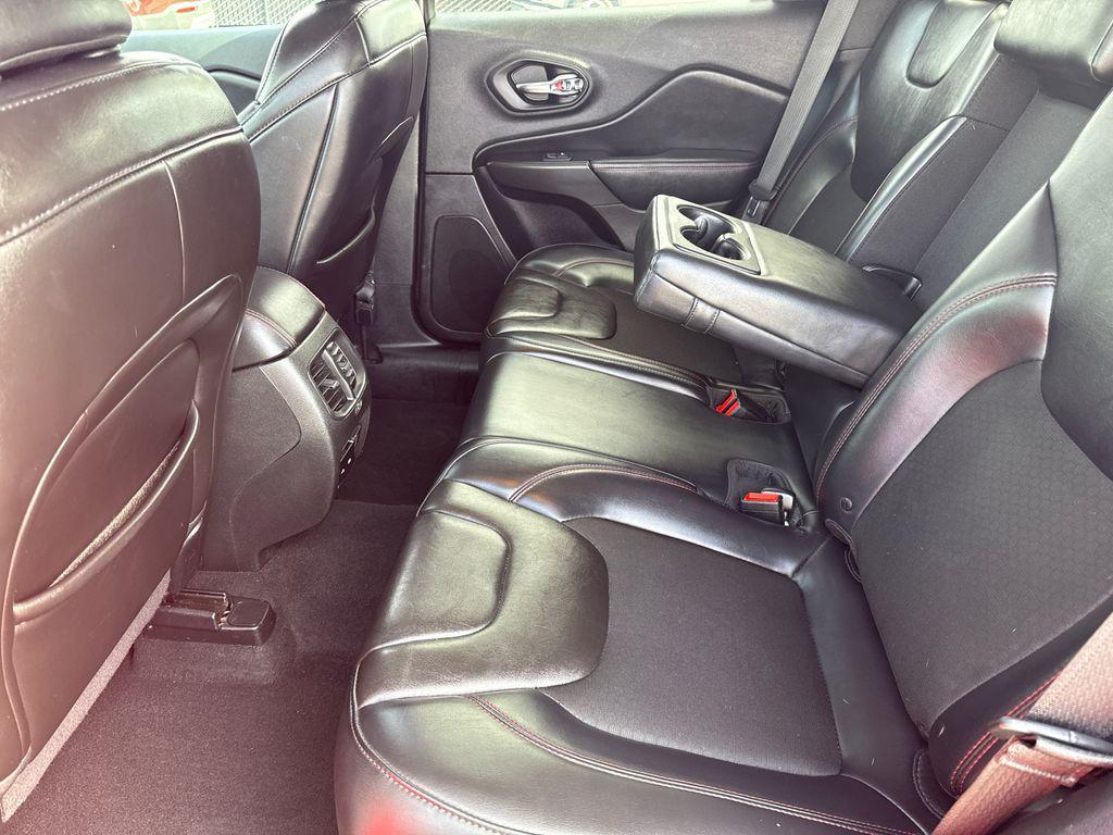 used 2019 Jeep Cherokee car, priced at $15,989