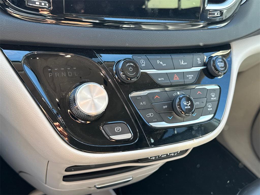 used 2023 Chrysler Pacifica car, priced at $21,777