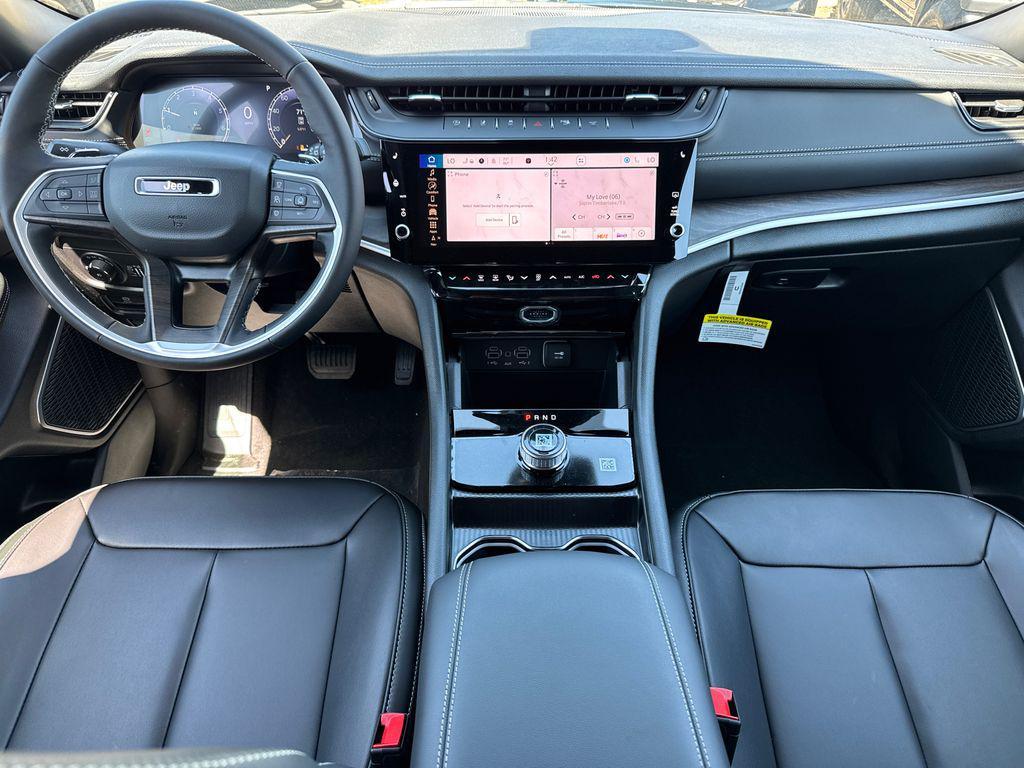 new 2026 Jeep Grand Cherokee car, priced at $45,926