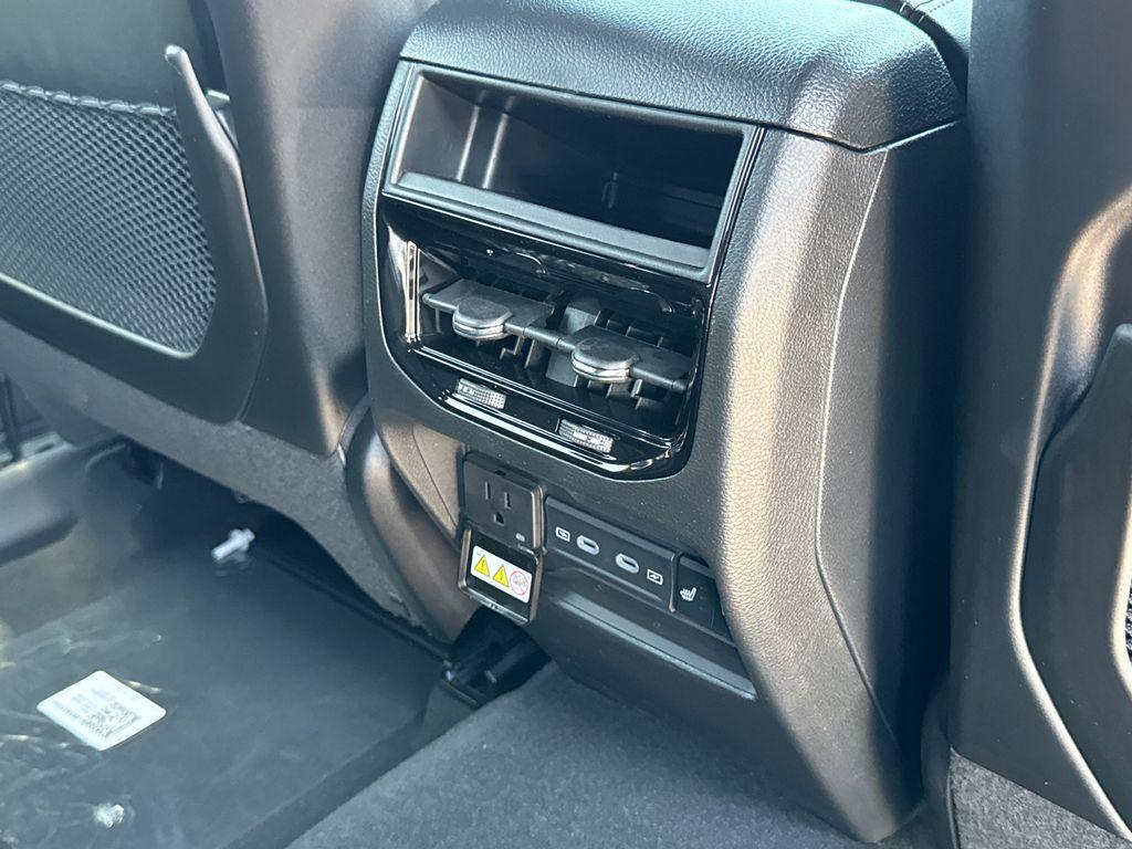 new 2026 Jeep Grand Cherokee car, priced at $40,926