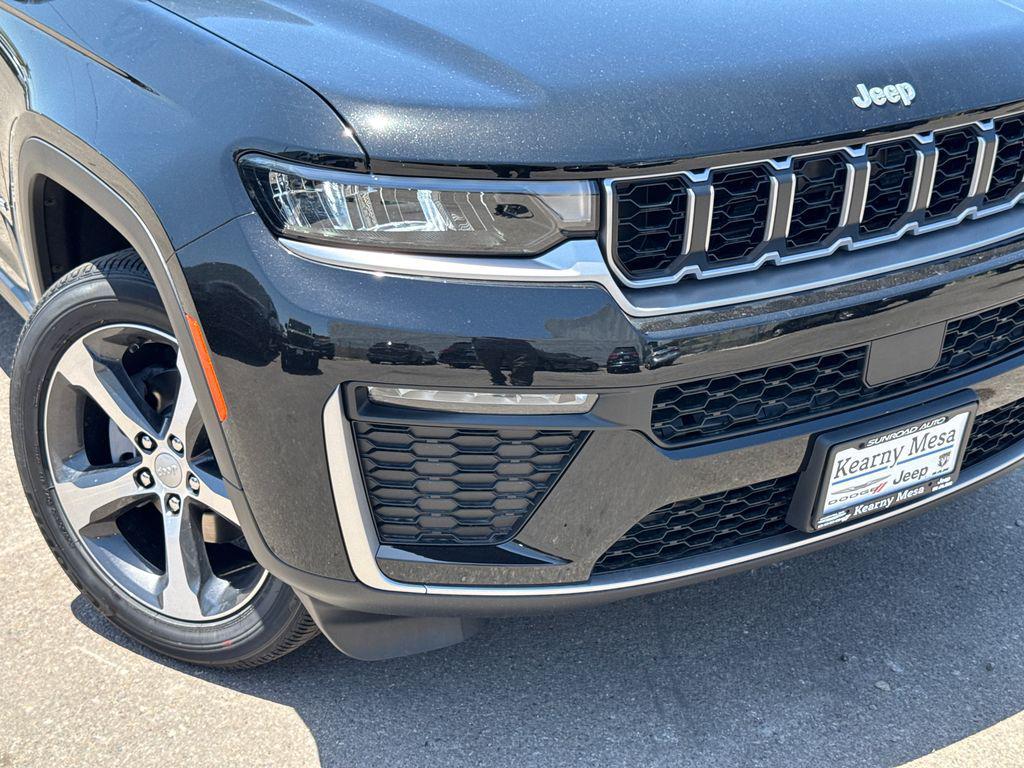 new 2026 Jeep Grand Cherokee car, priced at $40,926