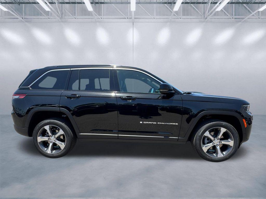 new 2026 Jeep Grand Cherokee car, priced at $40,926