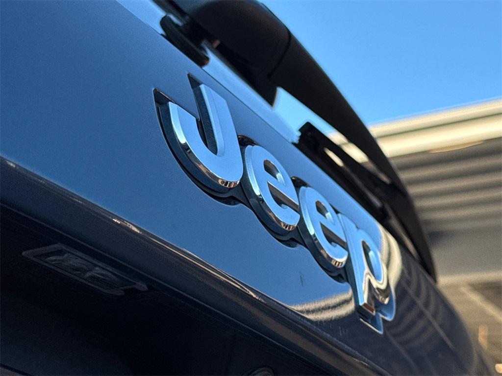 used 2020 Jeep Grand Cherokee car, priced at $23,555