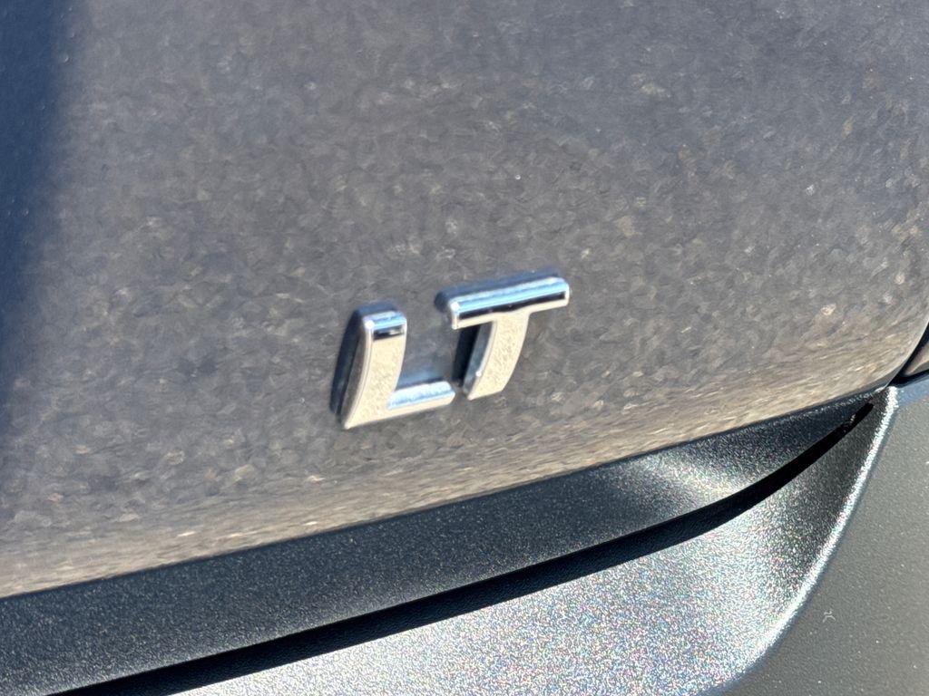 used 2022 Chevrolet Traverse car, priced at $15,888