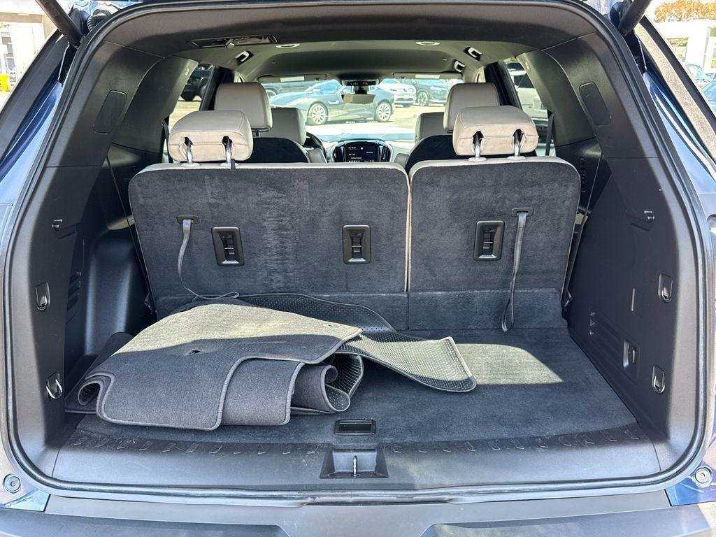 used 2022 Chevrolet Traverse car, priced at $15,888