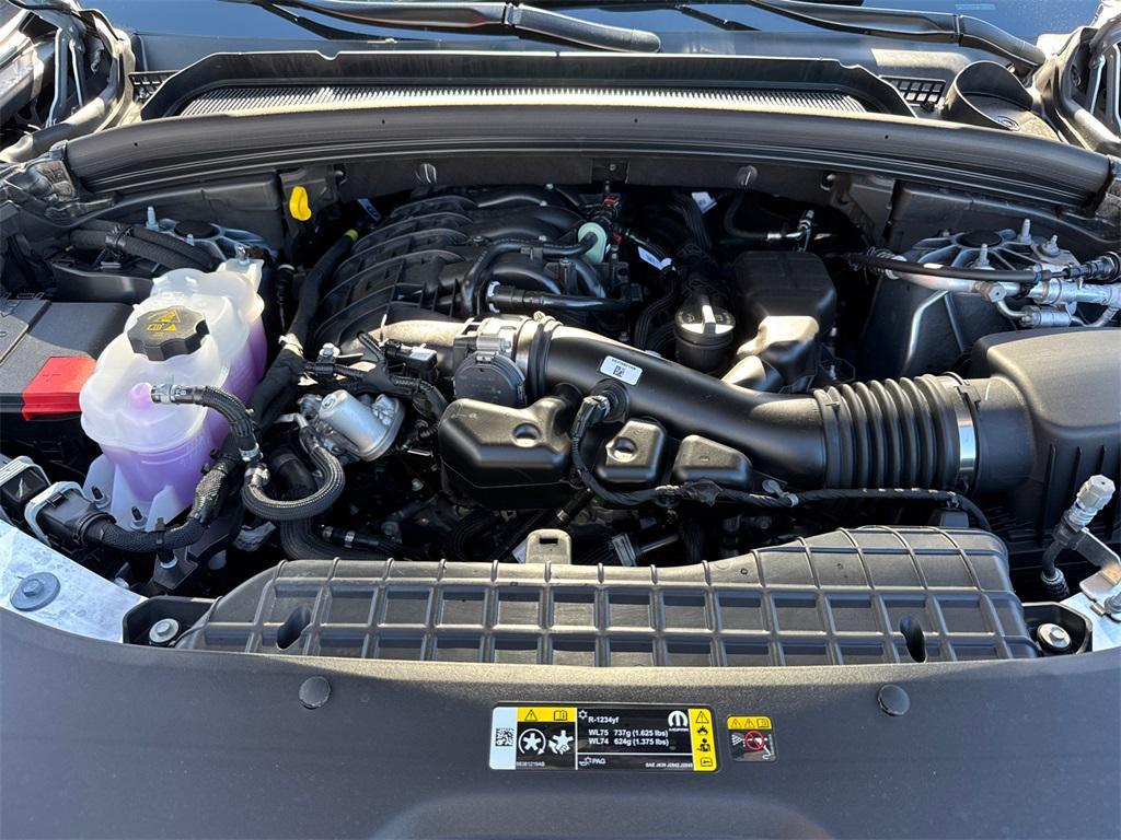 new 2025 Jeep Grand Cherokee car, priced at $39,575