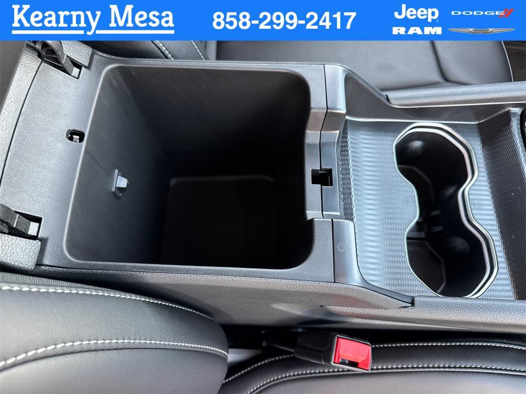 new 2025 Jeep Grand Cherokee car, priced at $50,725