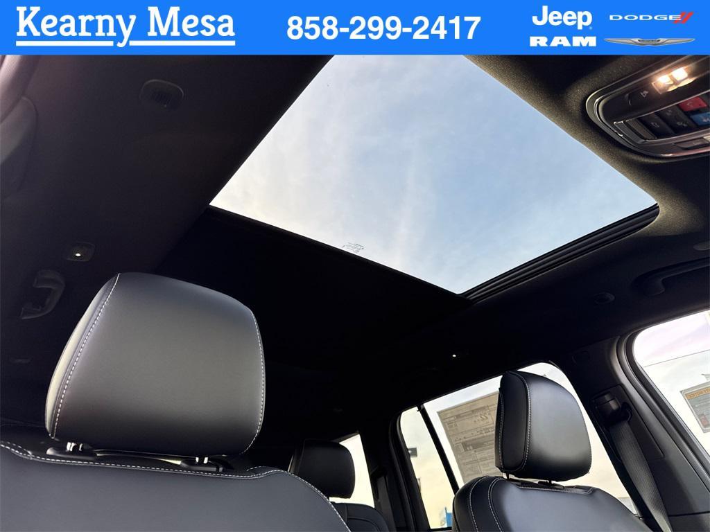 new 2025 Jeep Grand Cherokee car, priced at $50,725