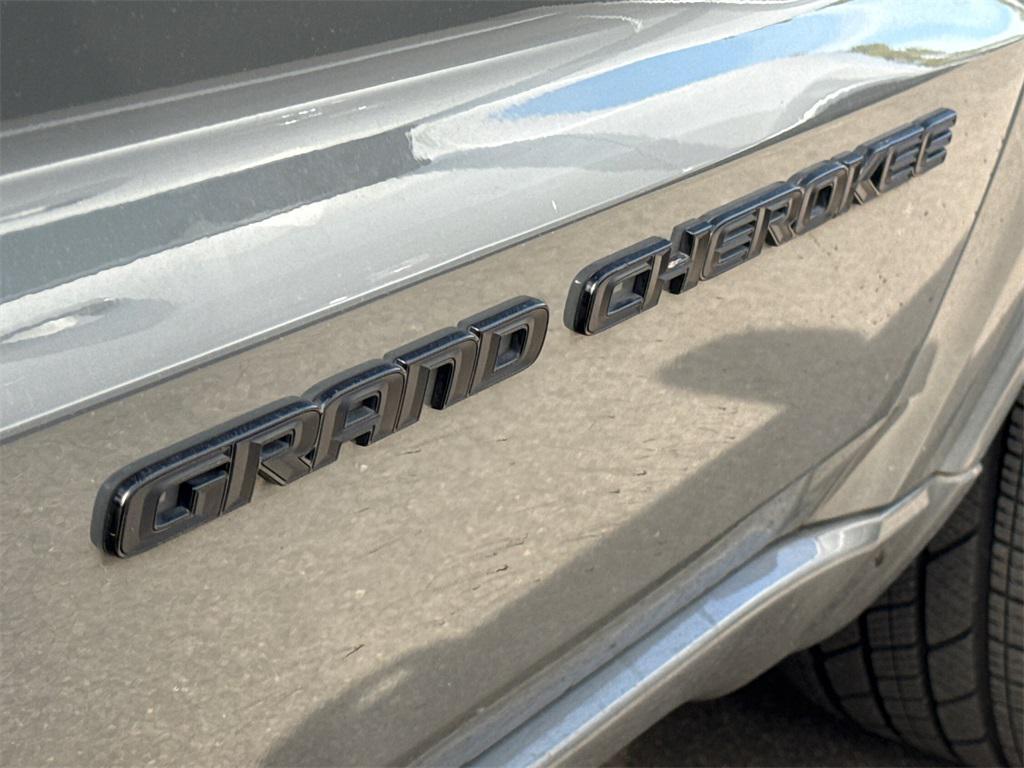 used 2021 Jeep Grand Cherokee car, priced at $24,777