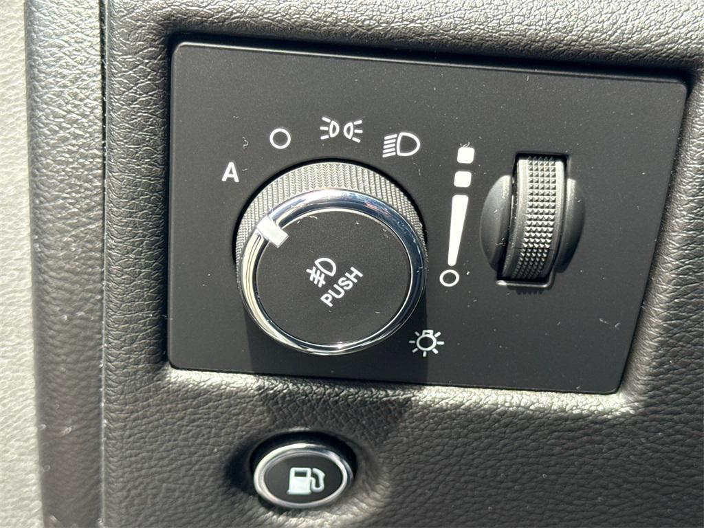 used 2021 Jeep Grand Cherokee car, priced at $24,777