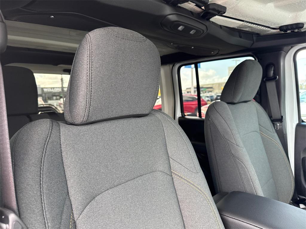 new 2026 Jeep Wrangler car, priced at $45,926