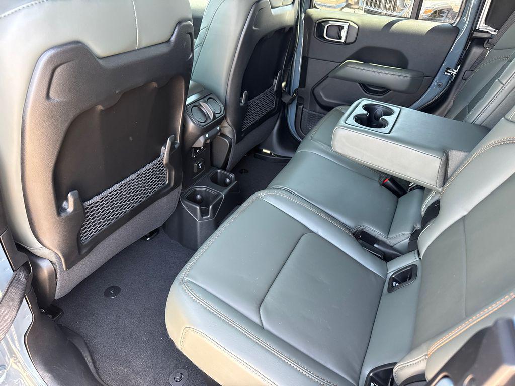 new 2026 Jeep Gladiator car, priced at $60,426