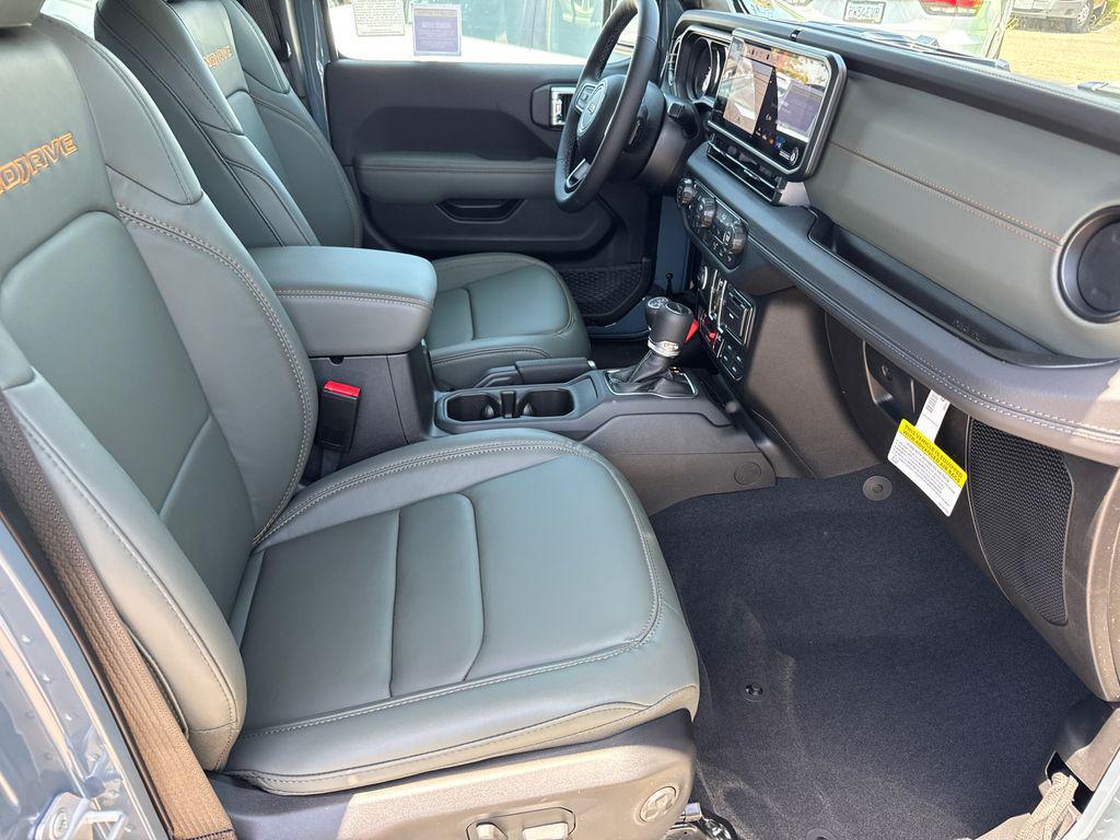 new 2026 Jeep Gladiator car, priced at $60,426