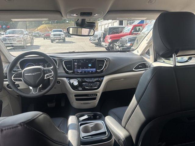 used 2024 Chrysler Pacifica car, priced at $33,926