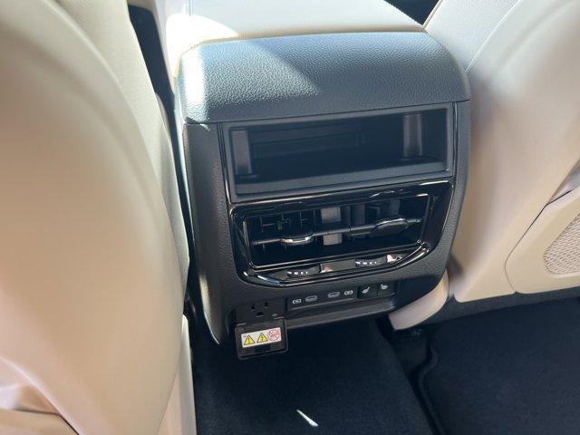 new 2026 Jeep Grand Cherokee car, priced at $50,451