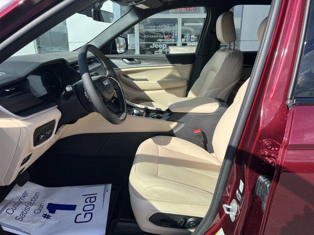 new 2026 Jeep Grand Cherokee car, priced at $50,451