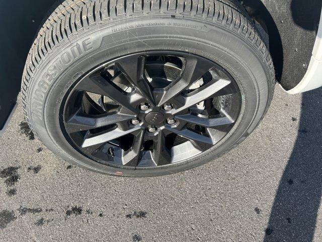 new 2026 Jeep Grand Cherokee car, priced at $51,844