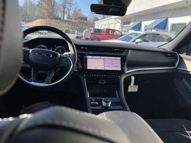 new 2026 Jeep Grand Cherokee car, priced at $47,600