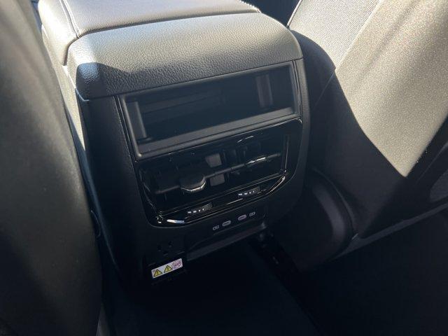 new 2026 Jeep Grand Cherokee car, priced at $47,600