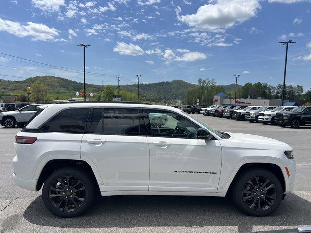 new 2026 Jeep Grand Cherokee car, priced at $51,844