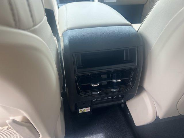 new 2026 Jeep Grand Cherokee car, priced at $47,219