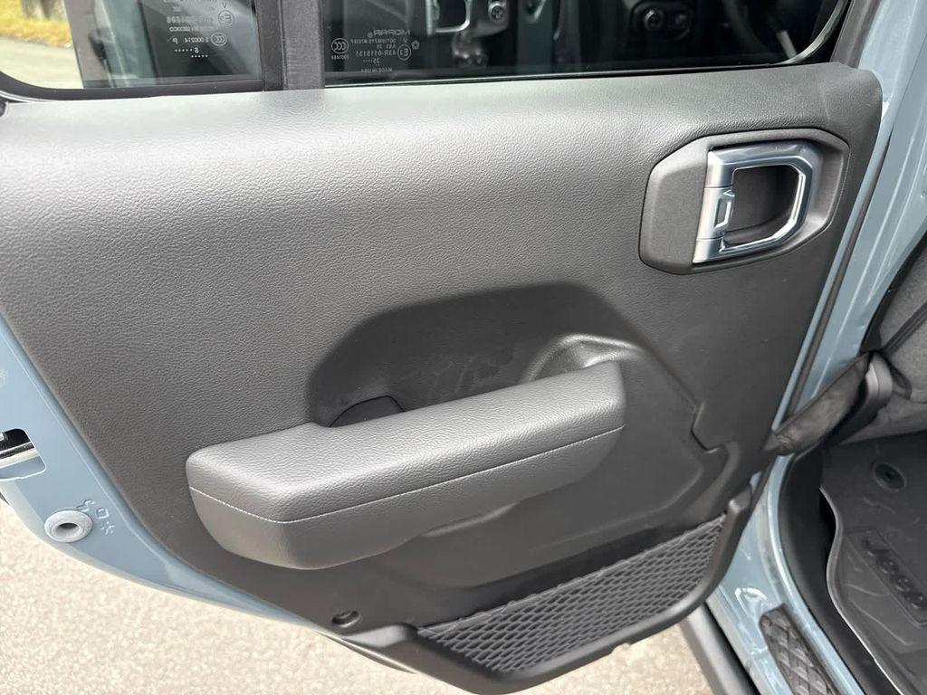 new 2026 Jeep Gladiator car, priced at $49,997