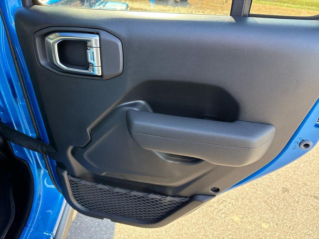 new 2026 Jeep Gladiator car, priced at $52,297