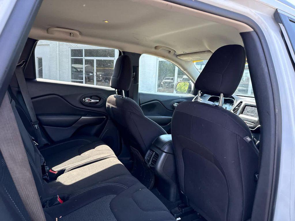 used 2019 Jeep Cherokee car, priced at $10,999