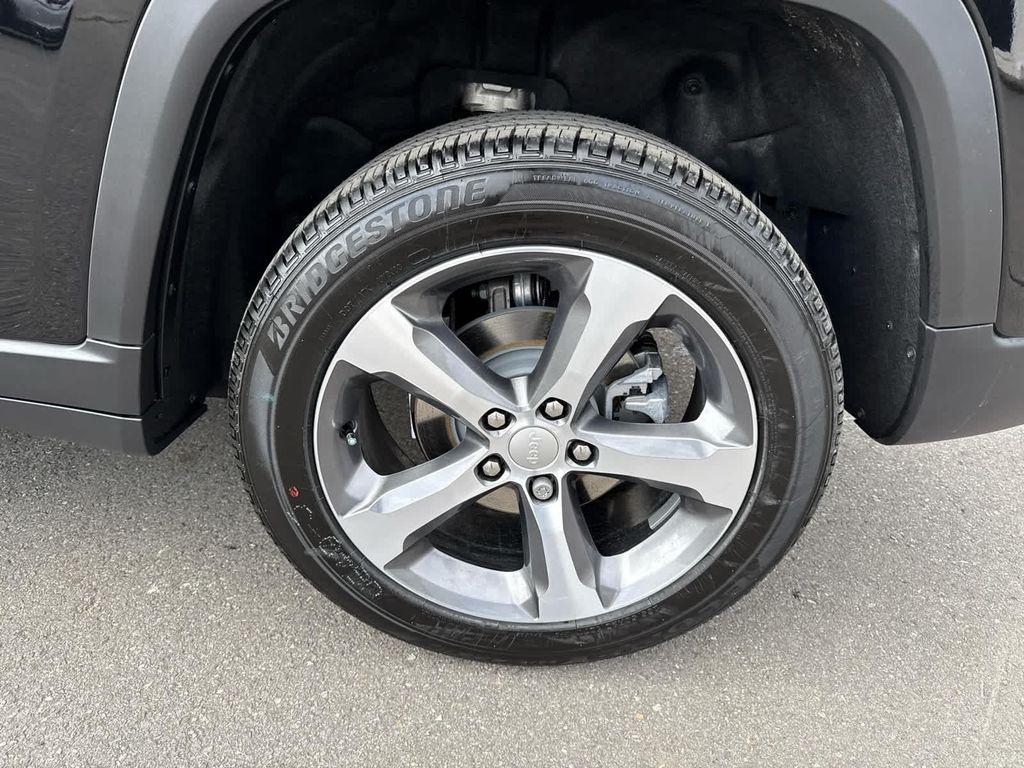 new 2026 Jeep Grand Cherokee car, priced at $52,209