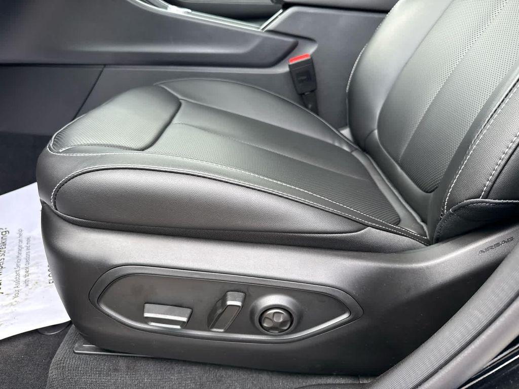 new 2026 Jeep Grand Cherokee car, priced at $52,209